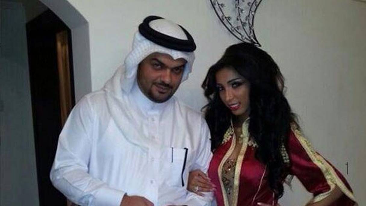دنيا باطما رفقة زوجها البحريني محمد الترك
