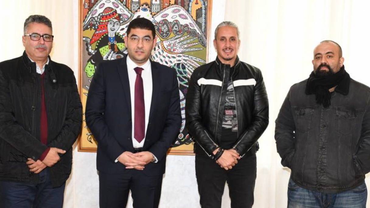 المهدي بنسعيد، وزير الشباب والثقافة والتواصل بالحكومة المغربية، يستقبل فنانين بمقر الوزارة بالرباط
