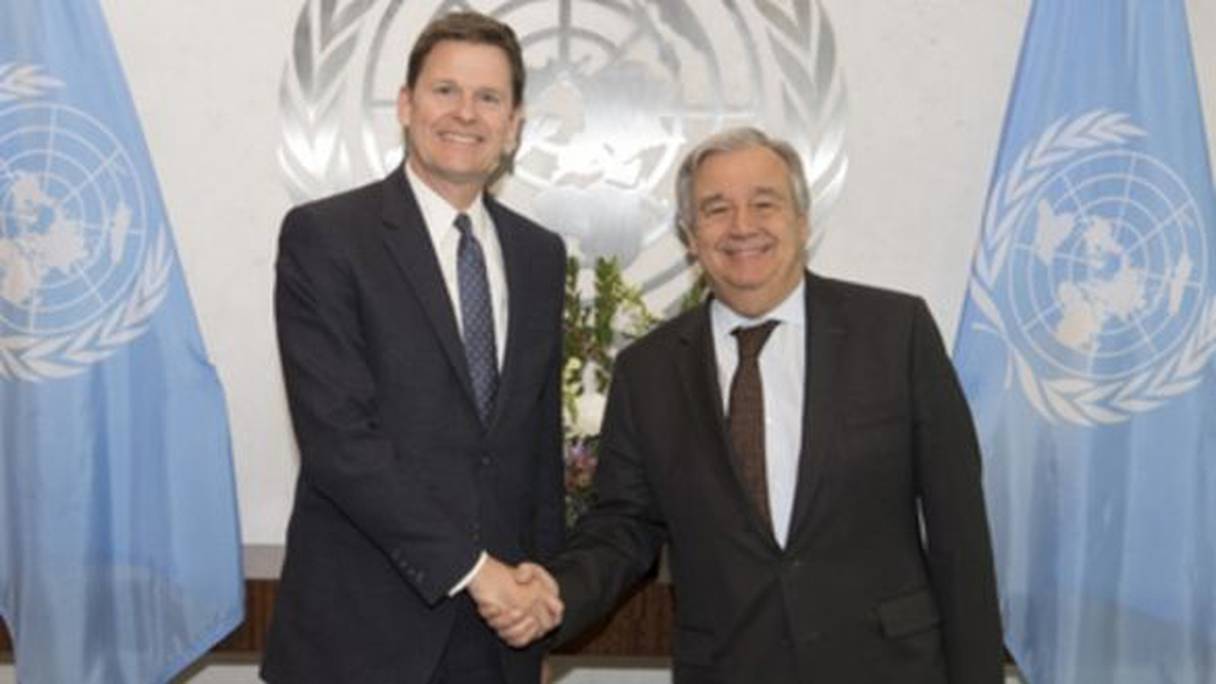 أنطونيو غوتيريس، الأمين العام للأمم المتحدة، ومبعوثه الشخصي، رئيس بعثة المينورسو، كولين ستيوارت
