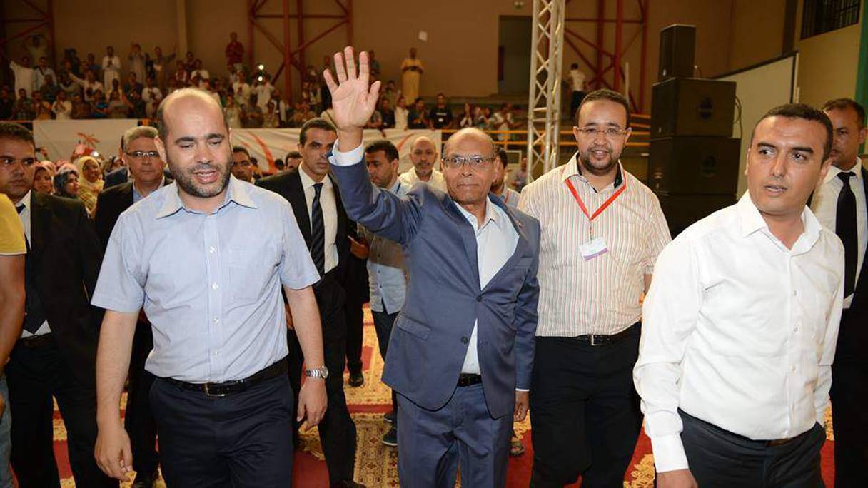الرئيس التونسي السابق منصف المرزوقي، أثناء دخوله ندوة، صباح اليوم الأربعاء، في إطار فعاليات الملتقى الـ11 لشبيبة العدالة والتنمية

