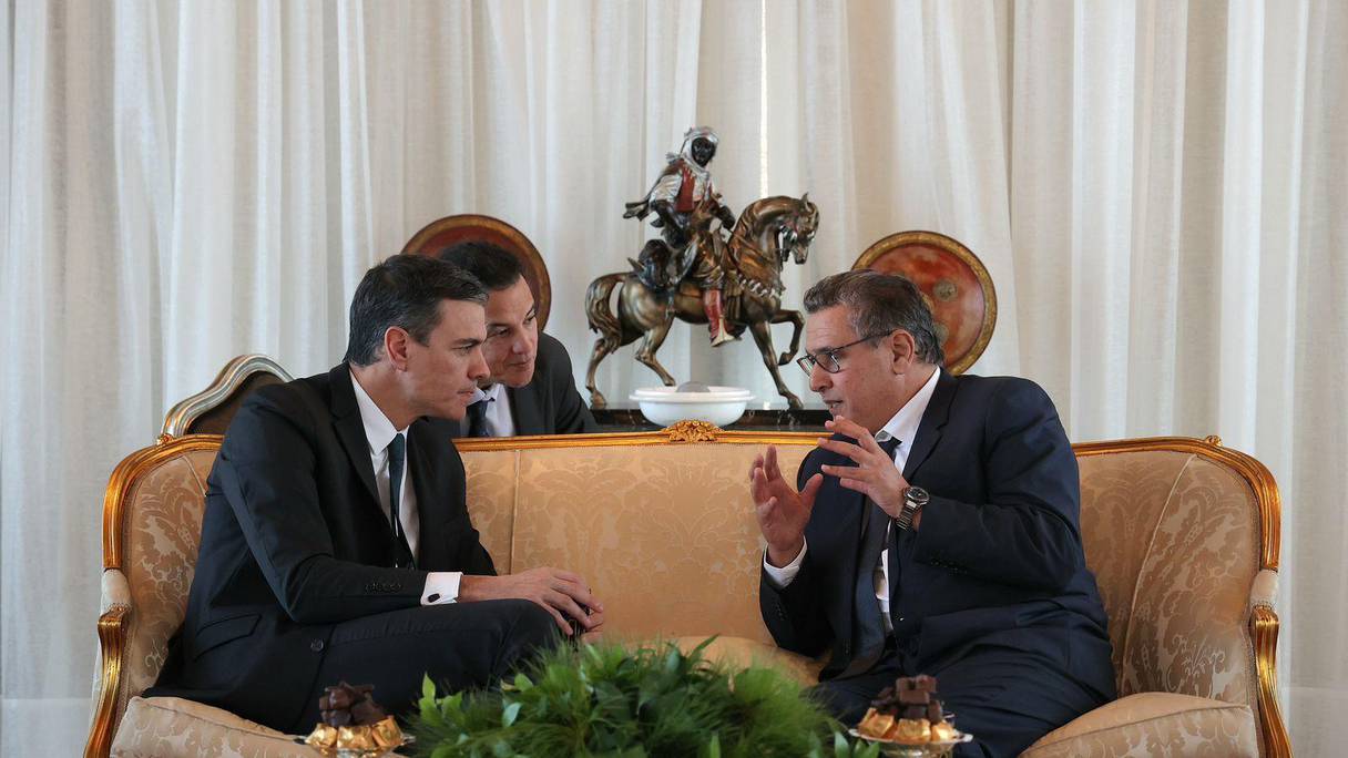 رئيس الحكومة عزيز أخنوش مع نظيره الإسباني بيدرو سانشيز، بالرباط