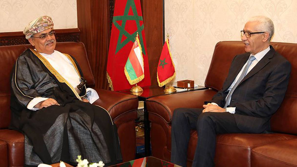 رئيس مجلس النواب رشيد الطالبي العلمي، مع سفير سلطنة عمان المعتمد لدى المغرب سعيد بن محمد البرعمي
