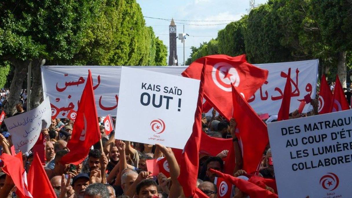 احتجاجات بتونس مطالبة برحيل الرئيس

