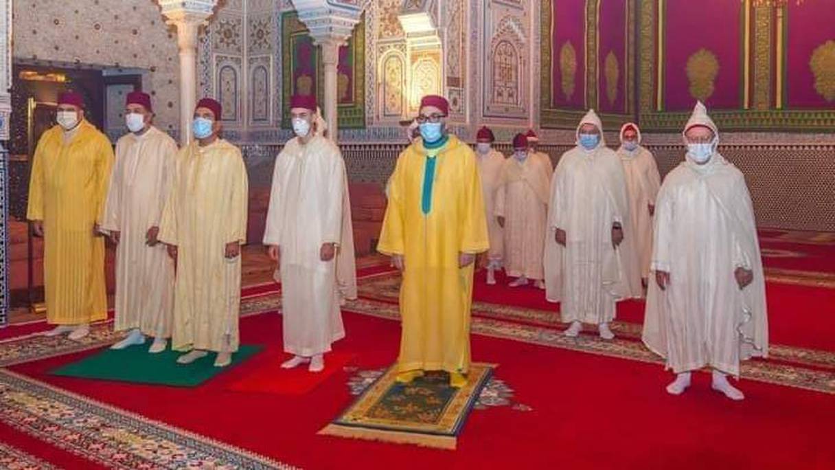 الملك محمد السادس يحيي ليلة القدر المباركة.
