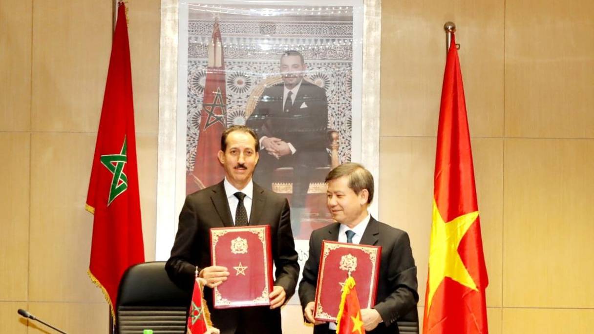  رئاسة النيابة العامة بالمملكة المغربية والنيابة العامة بجمهورية الفيتنام يوقعان اتفاقية تعاون وشراكة
