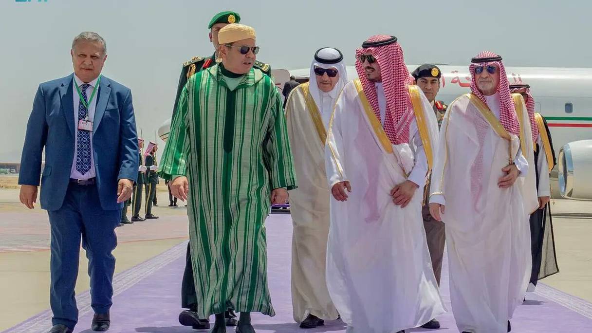 الأمير مولاي رشيد يحل بجدة لتمثيل الملك في القمة العربية
