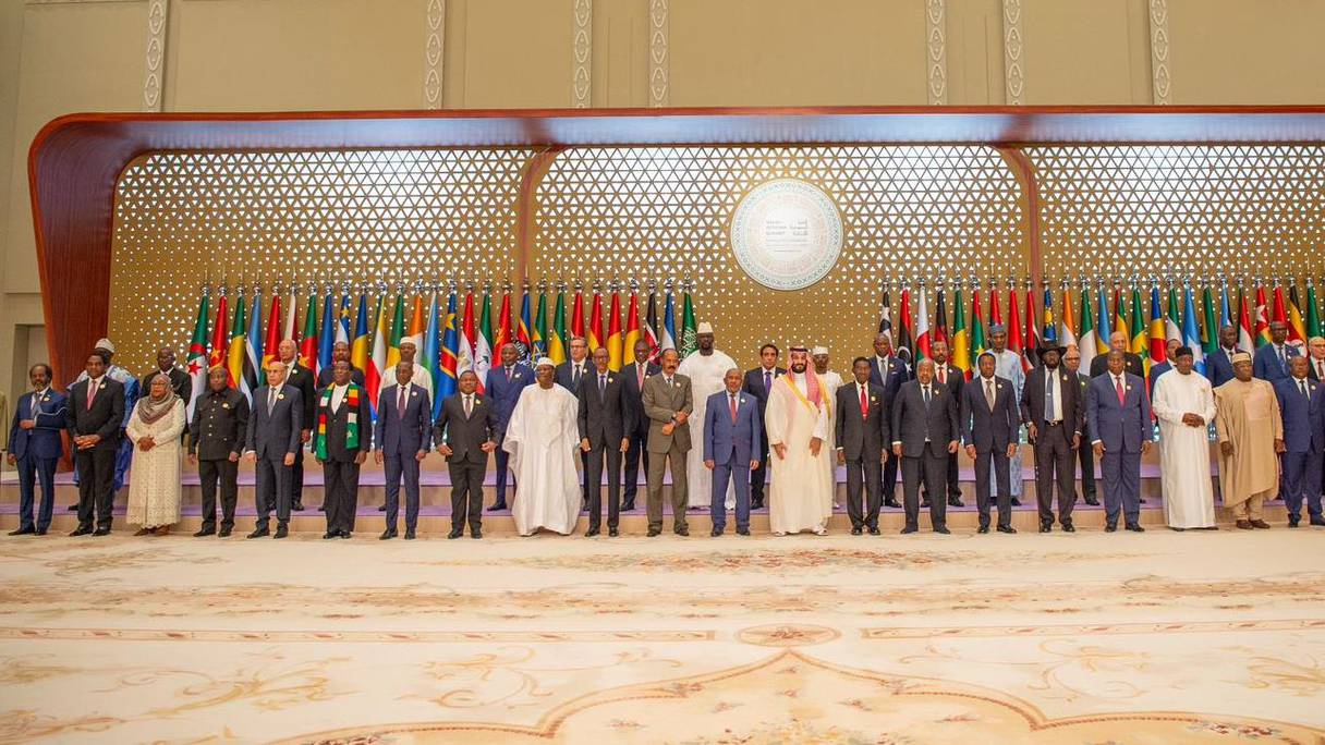 زعماء الدول ورؤساء الحكومات خلال مشاركتهم في القمة الاقتصادية السعودية الإفريقية بالرياض