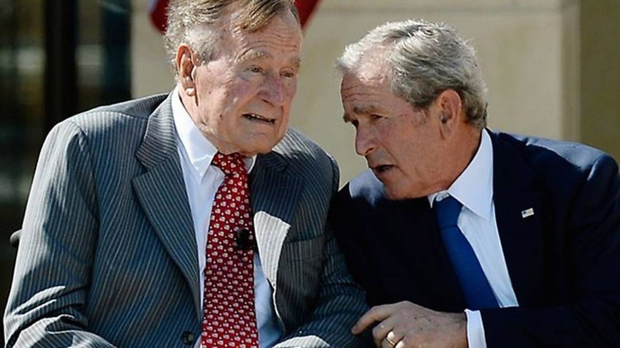 جورج بوش الراحل رفقة ابنه

