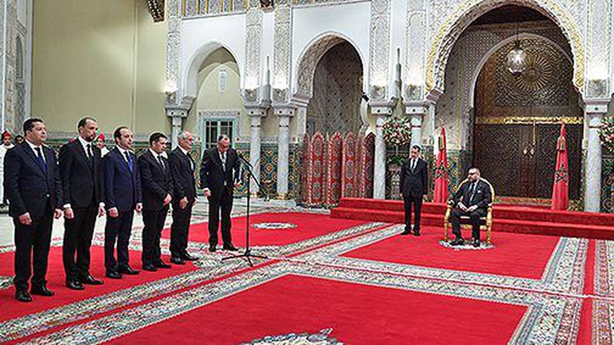 الملك يعين 5 وزراء جدد في حكومة العثماني

