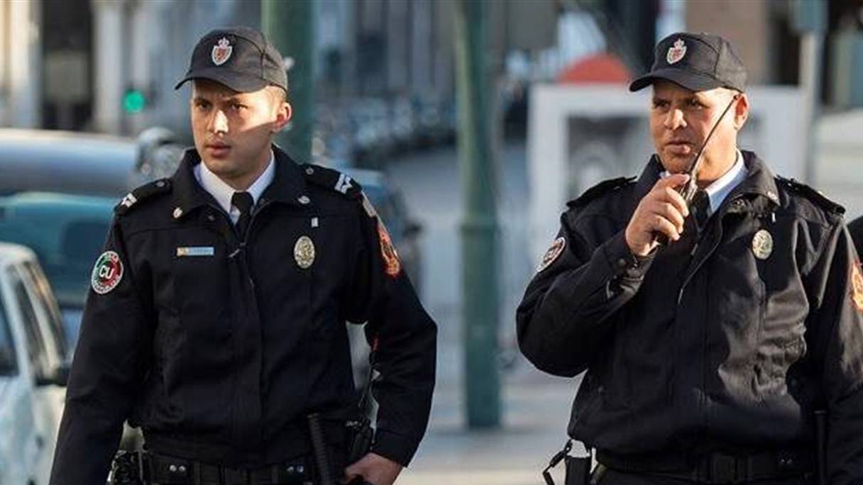 عنصران من شرطة المغرب