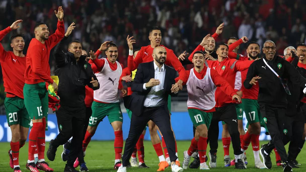 احتفالية لاعبي المنتخب الوطني المغربي رفقة المدرب وليد الركراكي