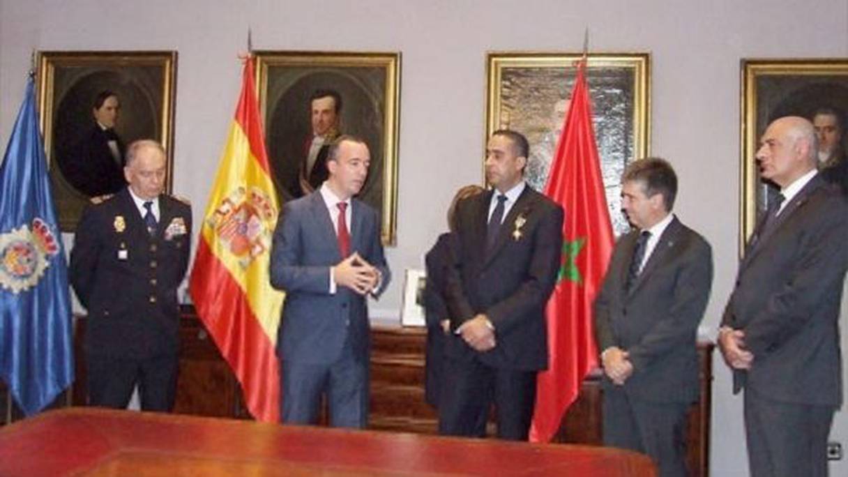 استقبال الحموشي وتوشيحه في مدريد عام 2014
