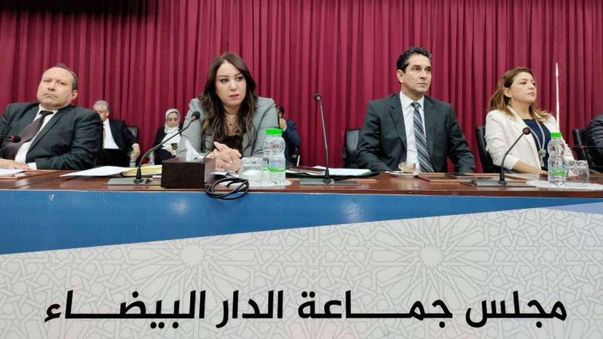 عمدة مدينة الدار البيضاء، نبيلة الرميلي تعقد دورة استثنائية لمجلس المدينة
