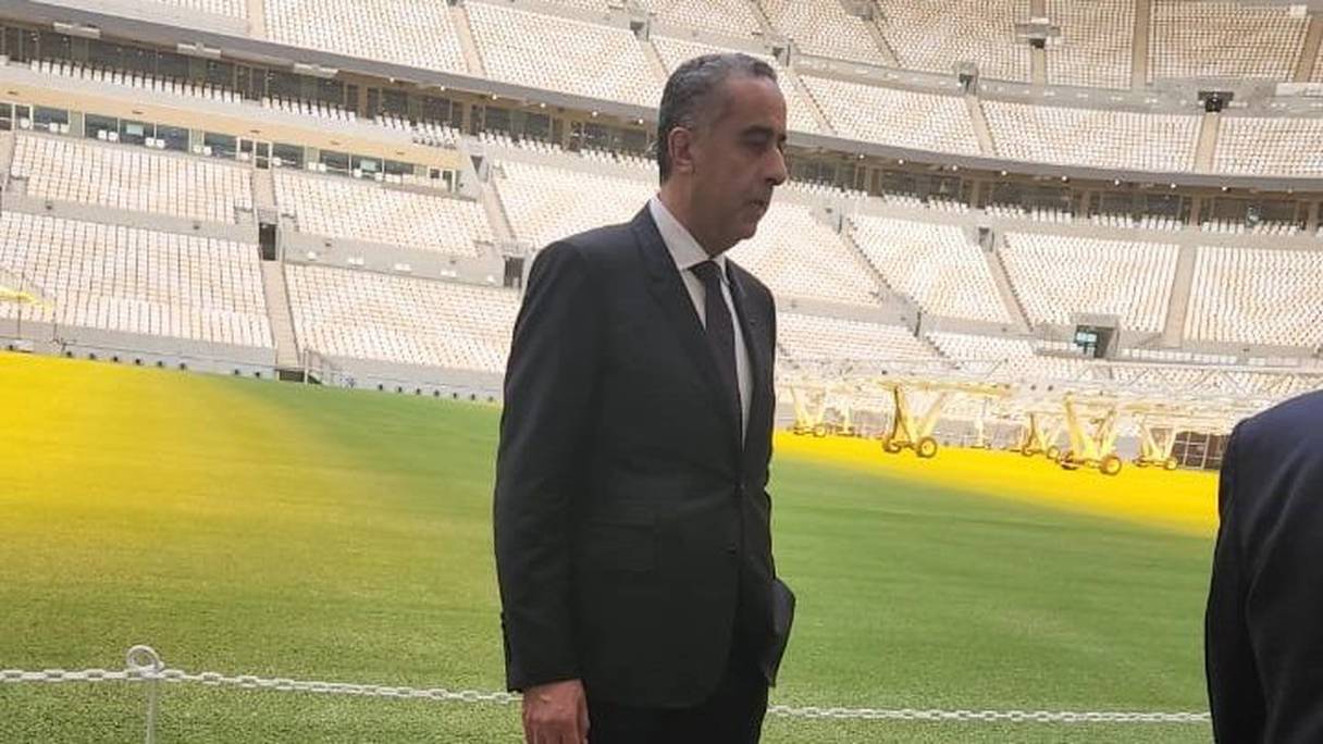 عبد اللطيف حموشي، المدير العام لمراقبة التراب الوطني والأمن الوطني، أثناء تواجده بأحد ملاعب قطر
