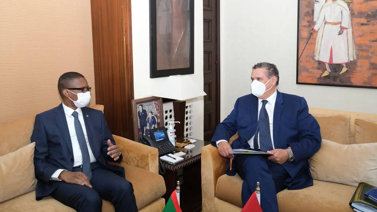 رئيس الحكومة عزيز أخنوش، والوزير الأول للجمهورية الإسلامية الموريتانية محمد ولد بلال مسعود
