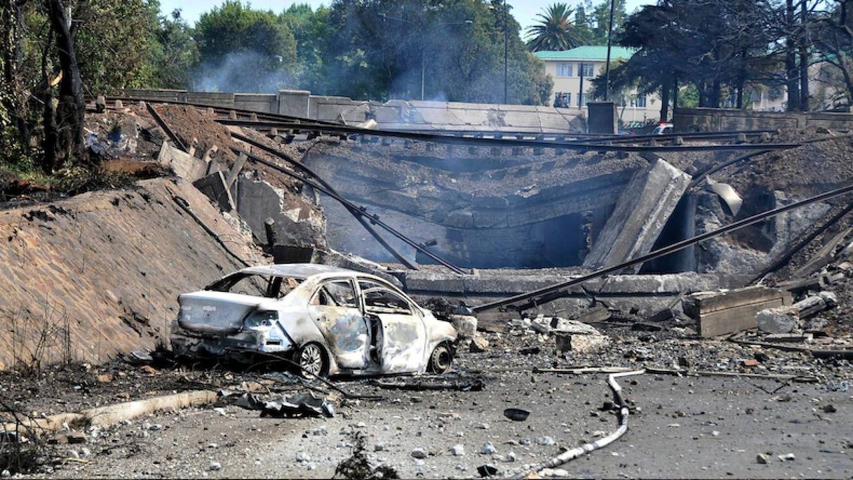 انفجار شاحنة صهريج بجنوب إفريقيا
