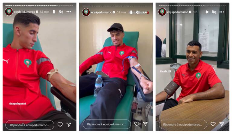 لاعبو المنتخب المغربي خلال تبرعهم بالدم
