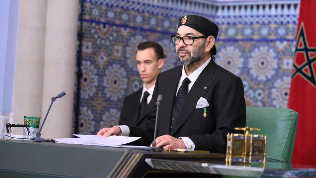 الملك محمد السادس أثناء إلقائه الخطاب السامي بمناسبة الذكرى الـ47 للمسيرة الخضراء

