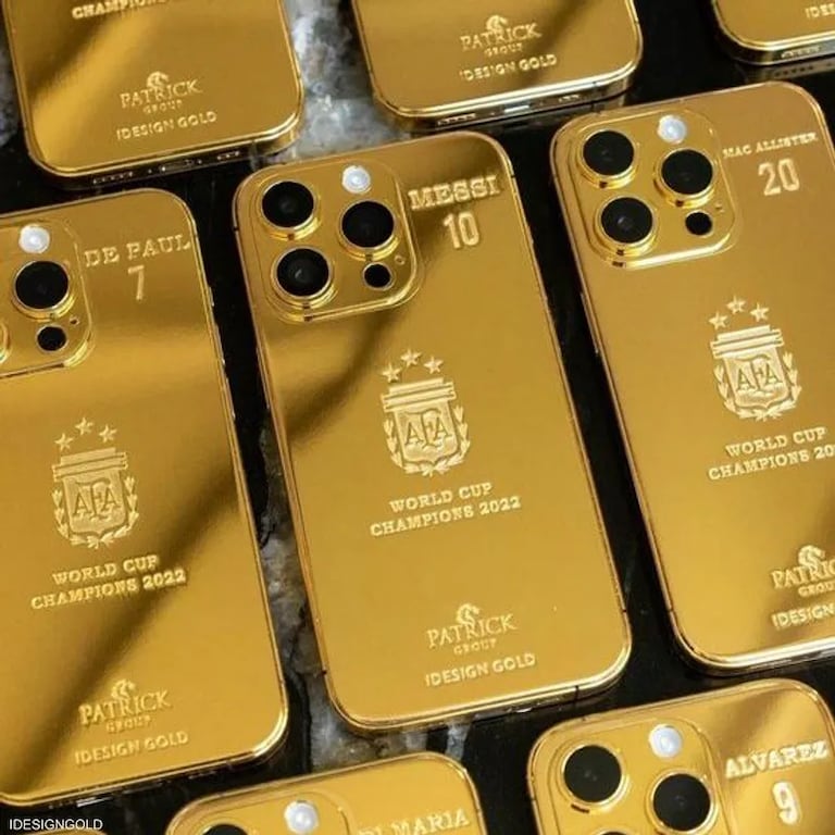هواتف آيفون مصنوعة من الذهب عيار 24 قيراط