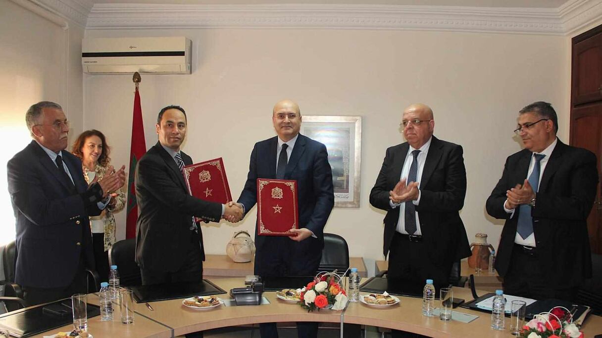 توقيع الإتفاقية