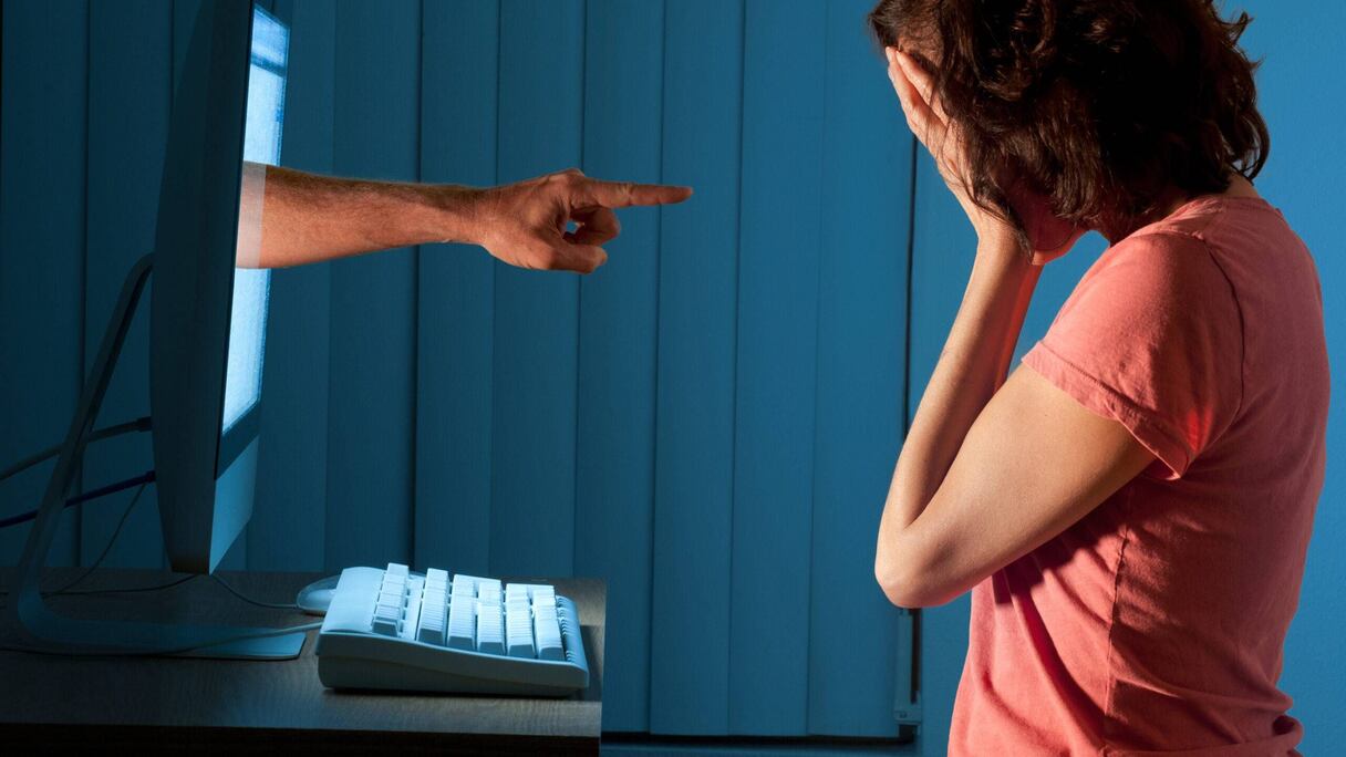 الابتزاز الالكتروني