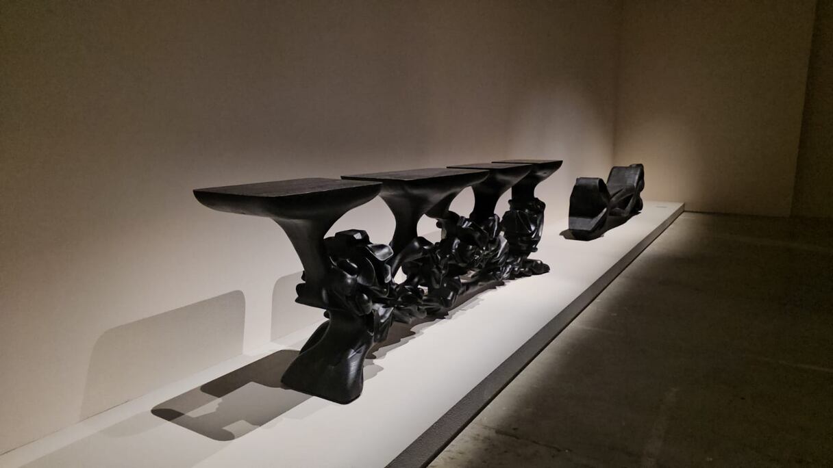 قطعة خشبية منحوتة «كونسول نحتي» مصنوع يدويا لحمزة القاديري