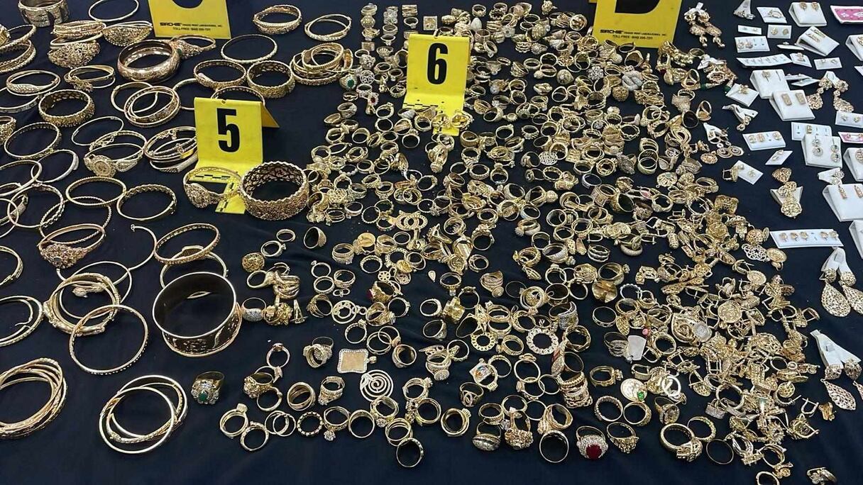 المجهورات الذهبية المسروقة