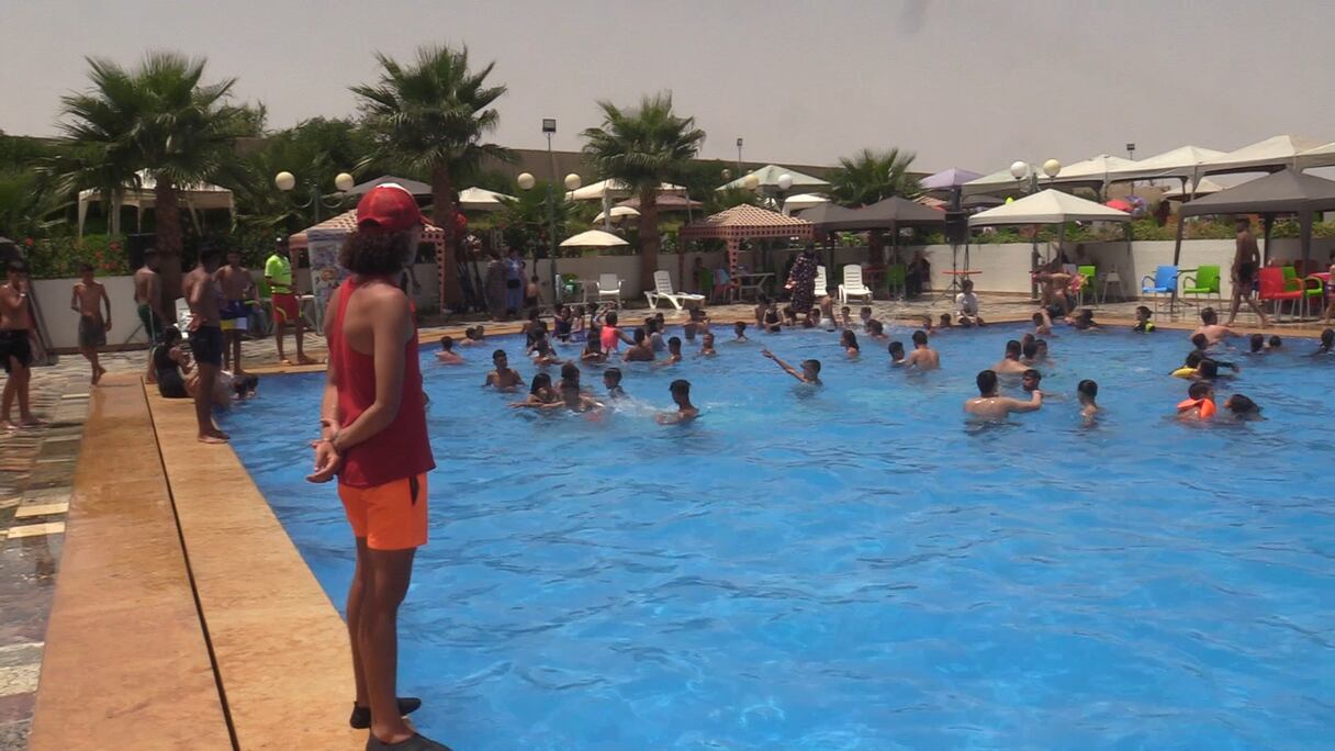 صيف وجدة.. المسابح ملاذ الهاربين من الحر والباحثين عن الاستجمام بأقل الأسعار
