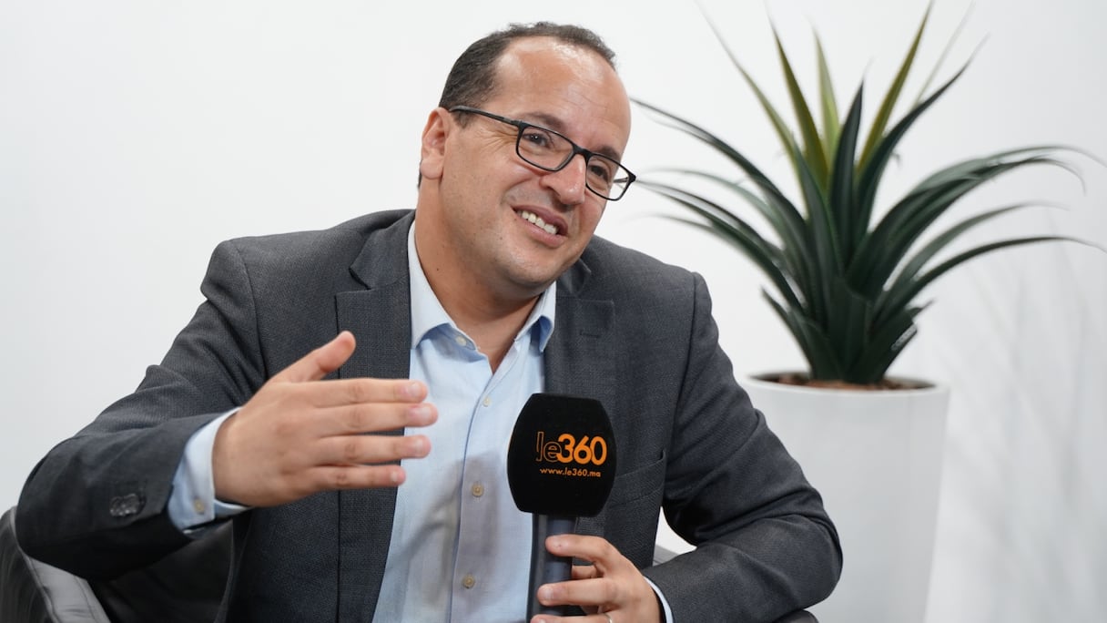 الأكاديمي محمد أبيهي يفكك العلاقات المغربية الإفريقية ويبرز قوّة المبادرة الملكية الأطلسية