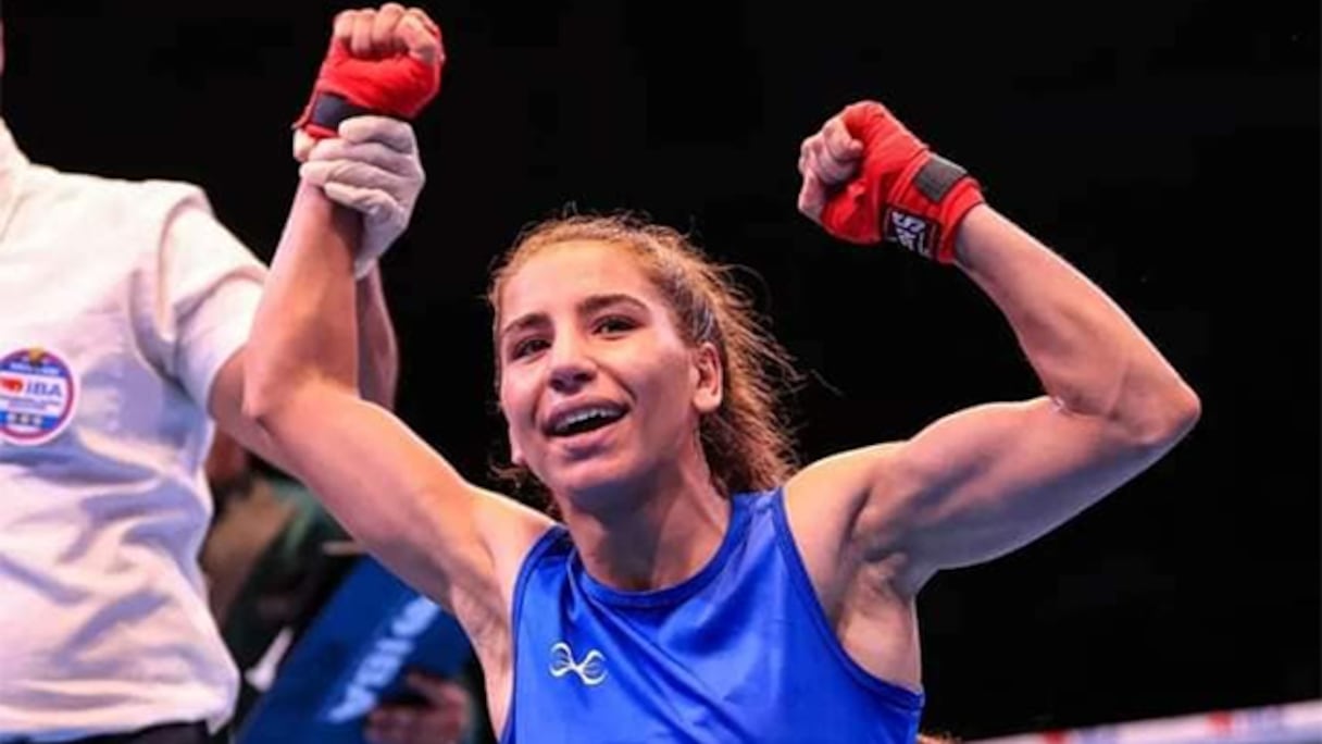 الملاكمة المغربية ياسمين متقي