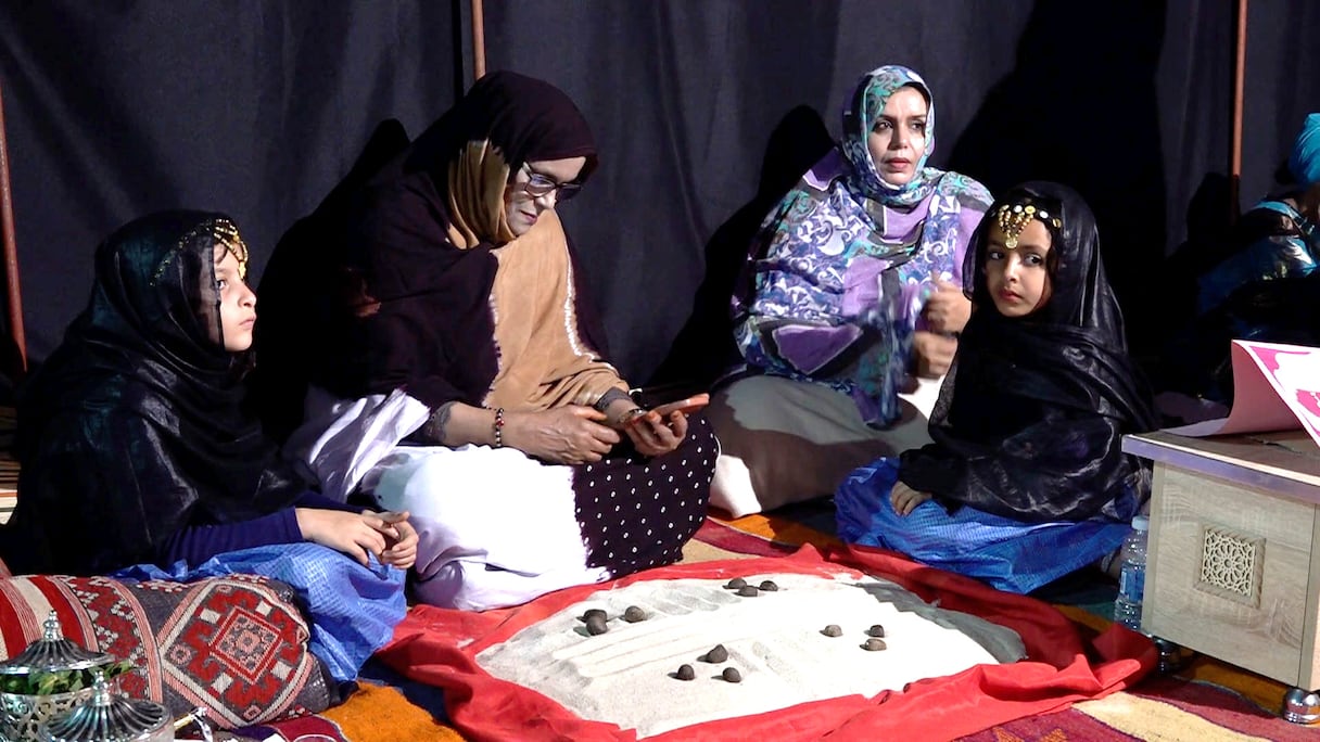 روحانية المديح وبهجة الألعاب الشعبية تزينان ليالي رمضان بالداخلة