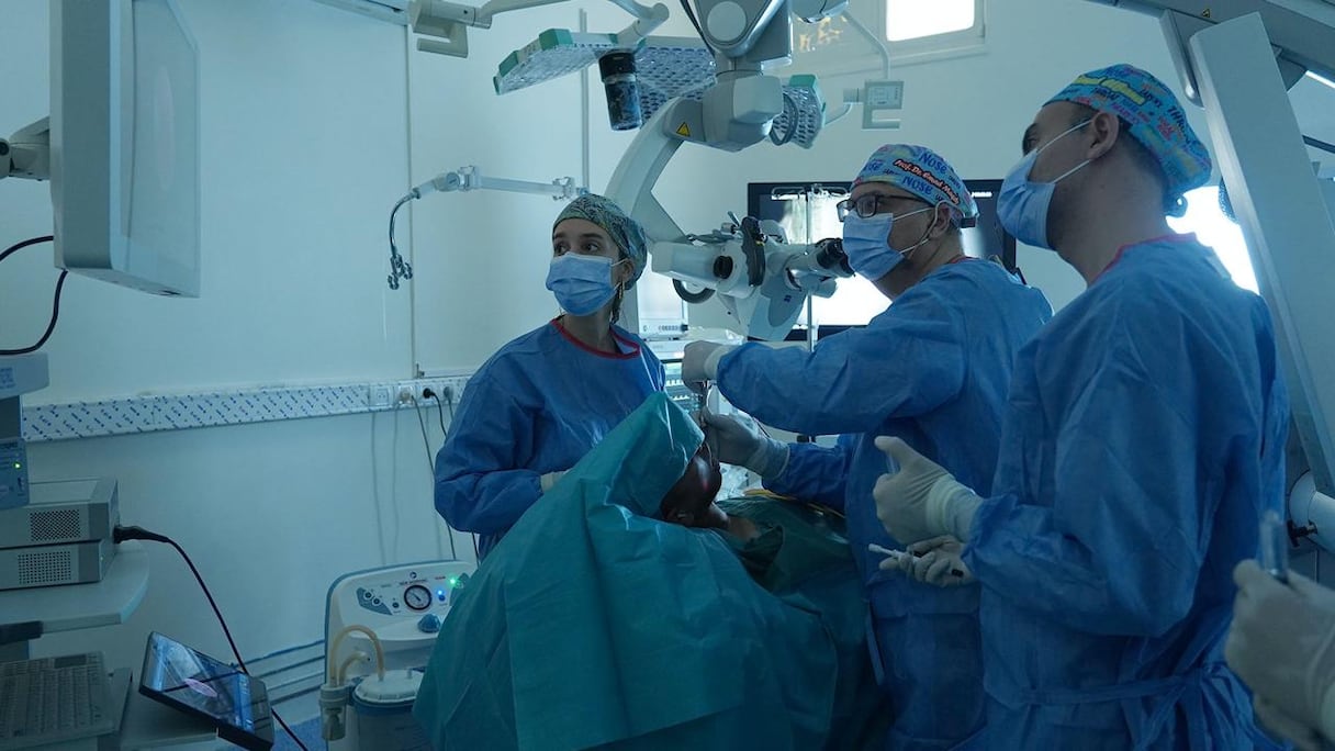 تقنية جراحية جديدة لأول مرة في المغرب: إزالة حصوات الغدة اللعابية دون الحاجة لاستئصالها كاملة