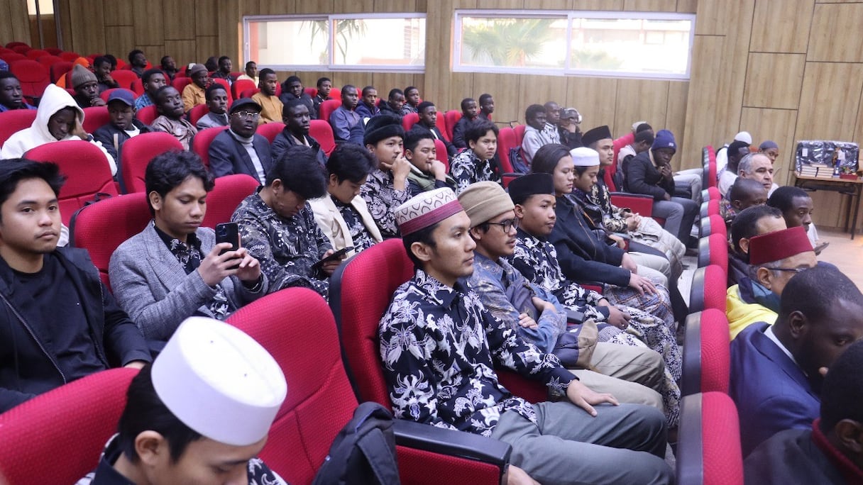 جامعة وجدة تحتضن طلبتها الأجانب في إفطار رمضاني