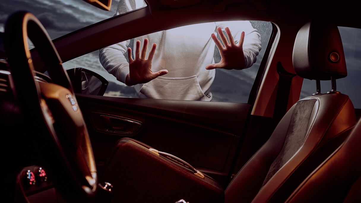 سرقة السيارات