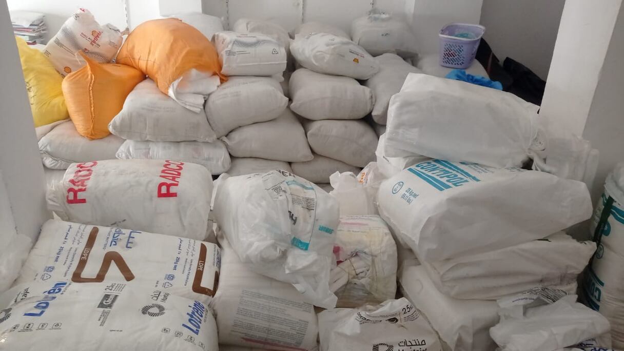 جمارك تطوان تحجز ستة أطنان من الأكياس والمواد البلاستيكية الممنوعة