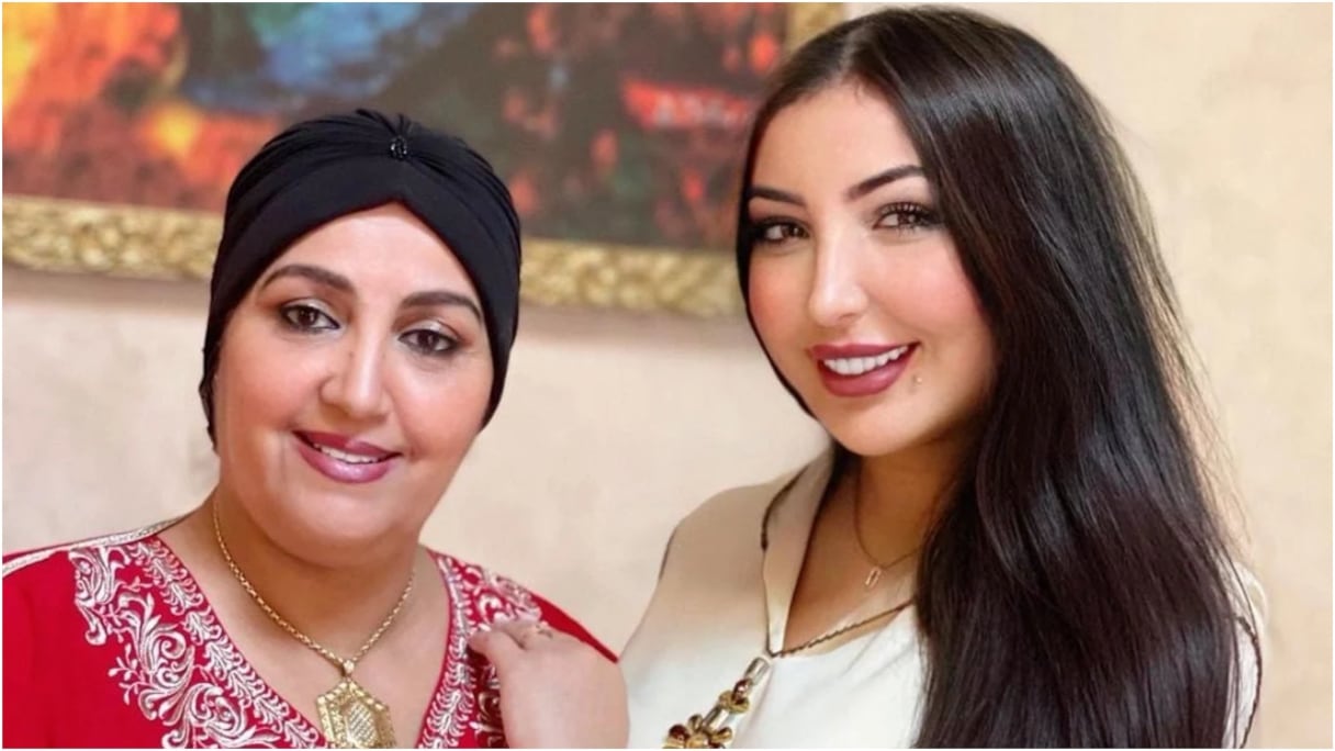 دنيا بطمة ووالدتها