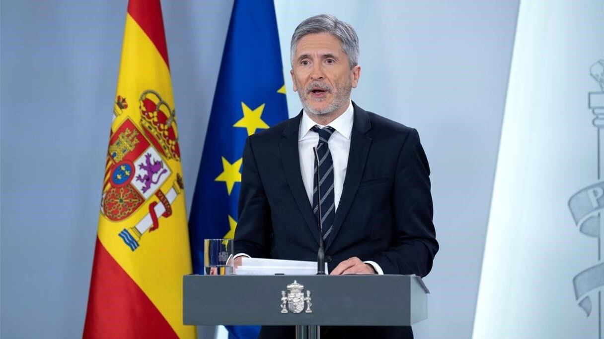 وزير الداخلية الإسباني فرناندو غراندي مارلاسكا