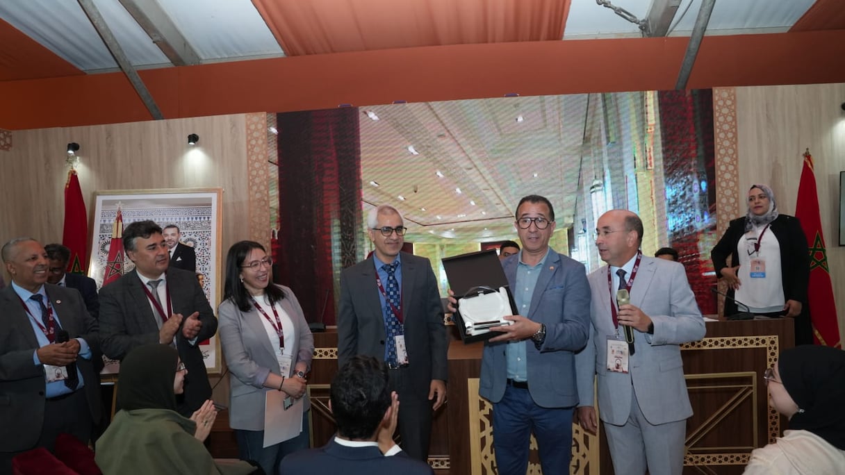 جلسات محاكاة برلمانية برواق البرلمان بمعرض الكتاب بالرباط تقرب التلاميذ من آليات العمل الرقابي وتكرس ثقافة الديمقراطية