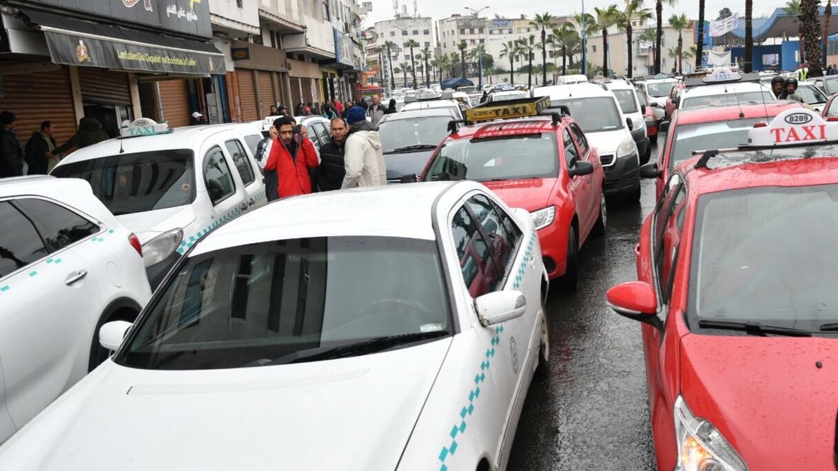 سيارات الأجرة بمدينة الدار البيضاء