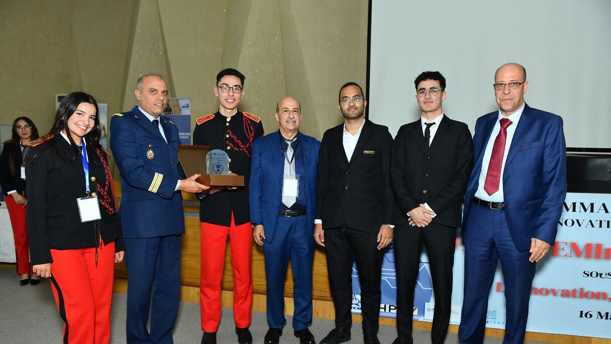 توزيع الجوائز على المشاركين الذين مثلوا مدارس المهندسين والكليات والمعاهد في الدورة الثالثة لليوم الوطني للابتكار