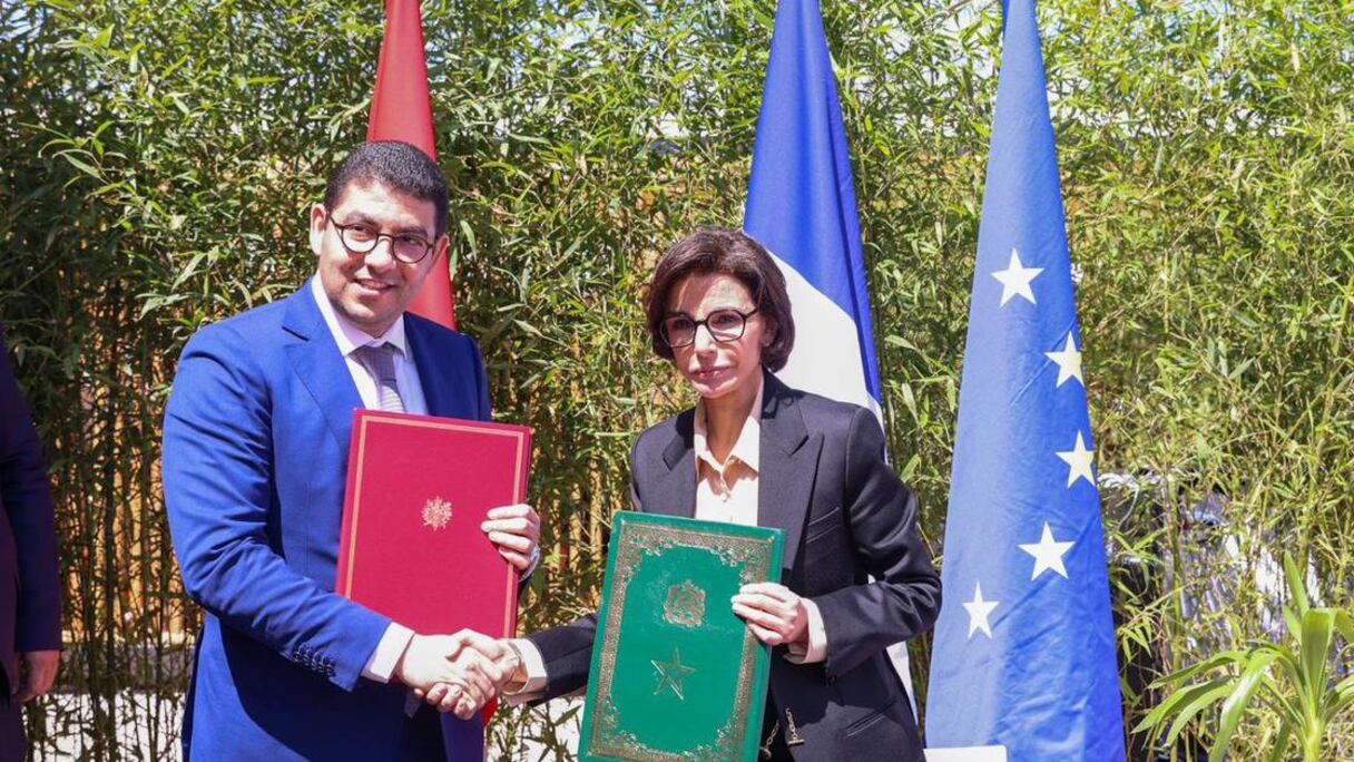 وزير الشباب والثقافة والتواصل، محمد المهدي بنسعيد، ووزيرة الثقافة الفرنسية، رشيدة داتي