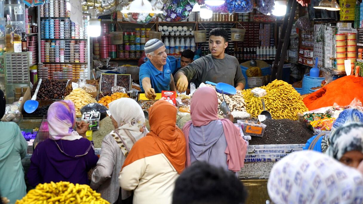 رغم ارتفاع الأسعار.. إقبال مهم على شراء التوابل بالبيضاء