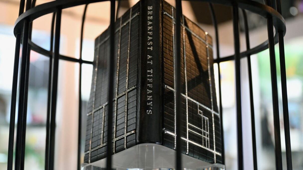 كتاب "بريكفست آت تيفانيز"