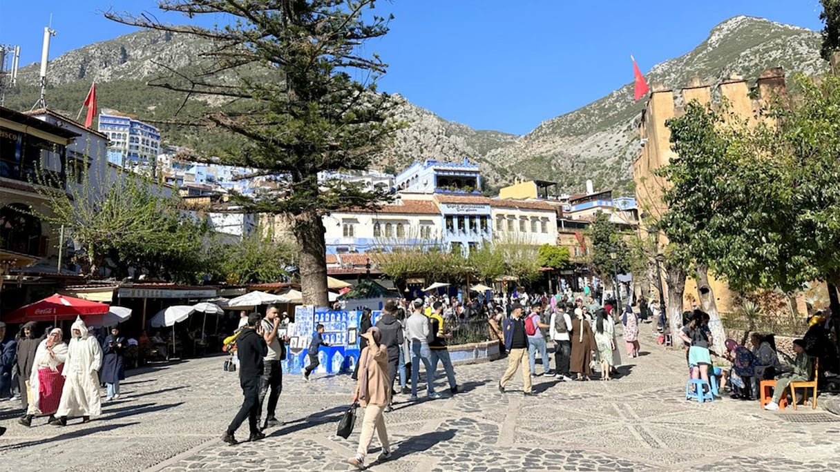 بين شلالات «رأس الماء» وهدوء المدينة الزرقاء.. ما الذي يبحث عنه السياح الأجانب في شفشاون؟
