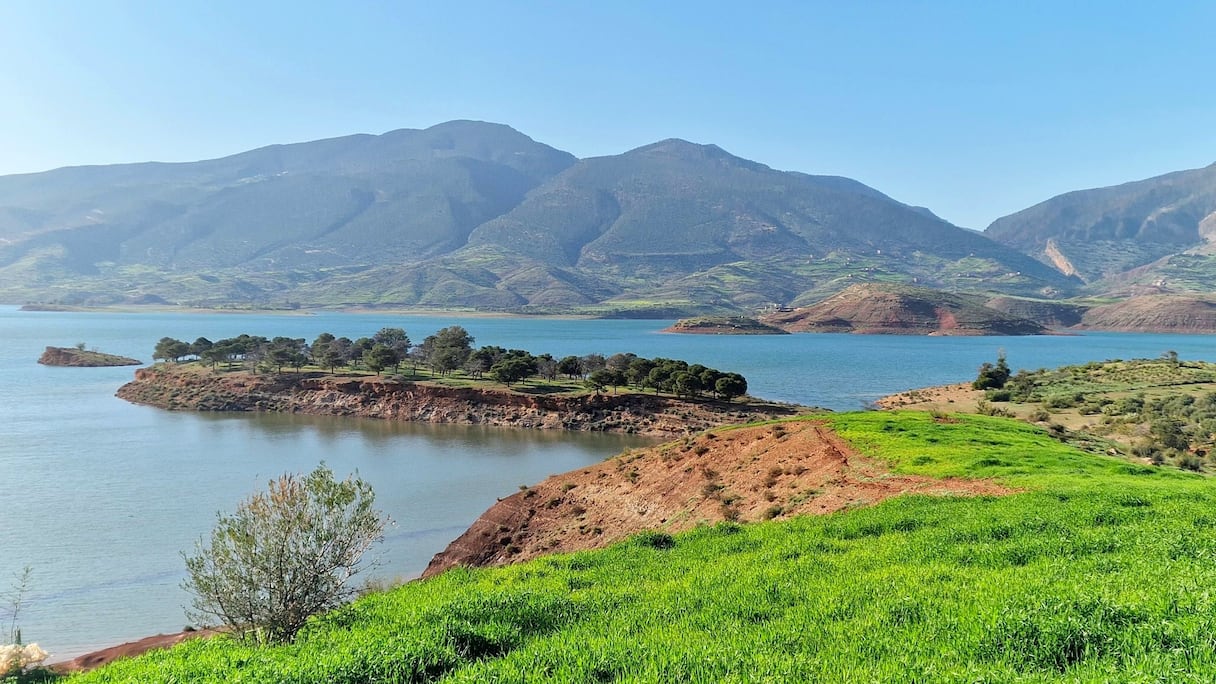 مياه سد بين الويدان تغمر مناطق ضربها الجفاف منذ عشر سنوات تقريبا