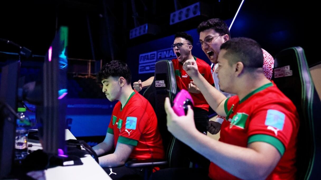 عناصر المنتخب الوطني المغربي للعبة "فيفا الإلكترونية"