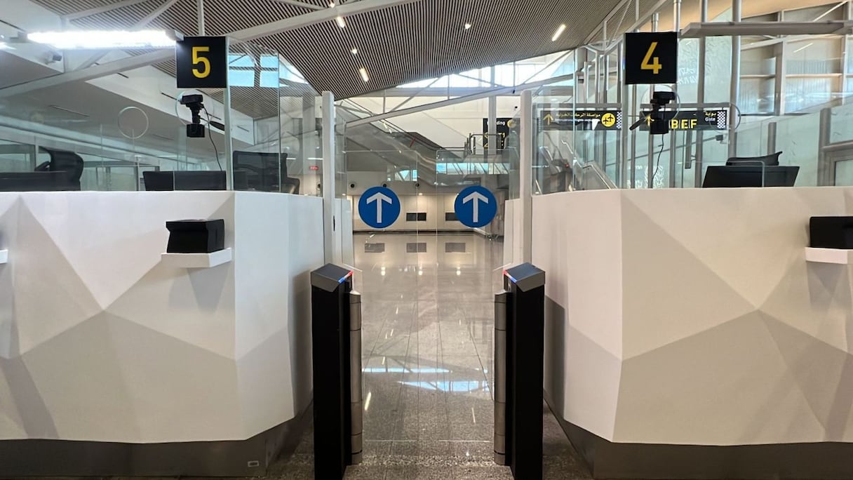 البوابات الأوتوماتيكية في المطارات