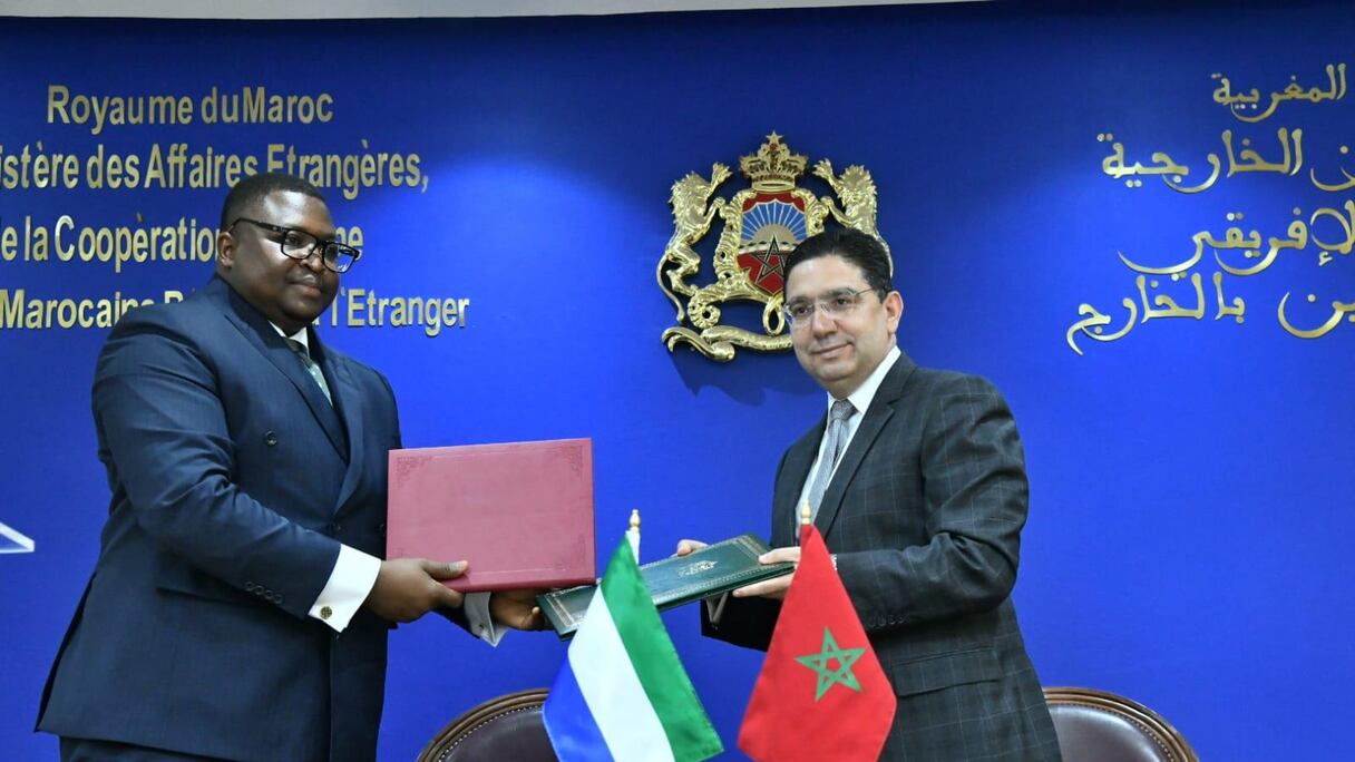وزير الشؤون الخارجية والتعاون الإفريقي والمغاربة المقيمين بالخارج، ناصر بوريطة، مع وزير الشؤون الخارجية والتعاون الدولي السيراليوني، تيموتي موسا كابا