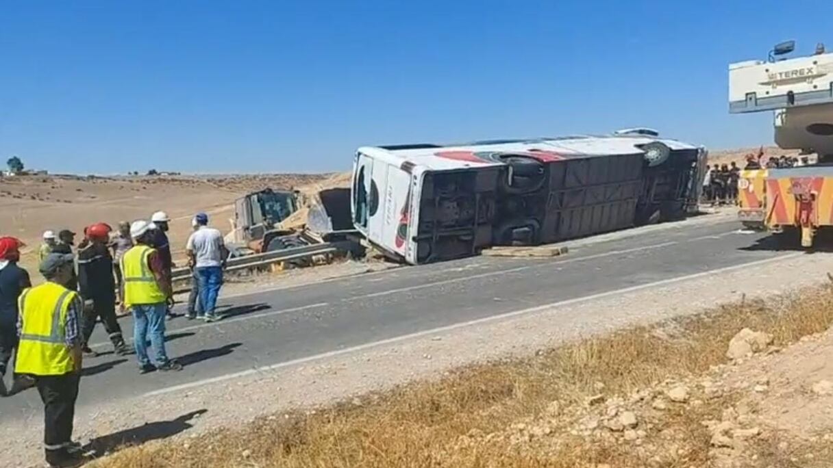 حادث انقلاب حافلة المسافرين بإقليم خريبكة الذي أودى بأرواح 25 شخصا