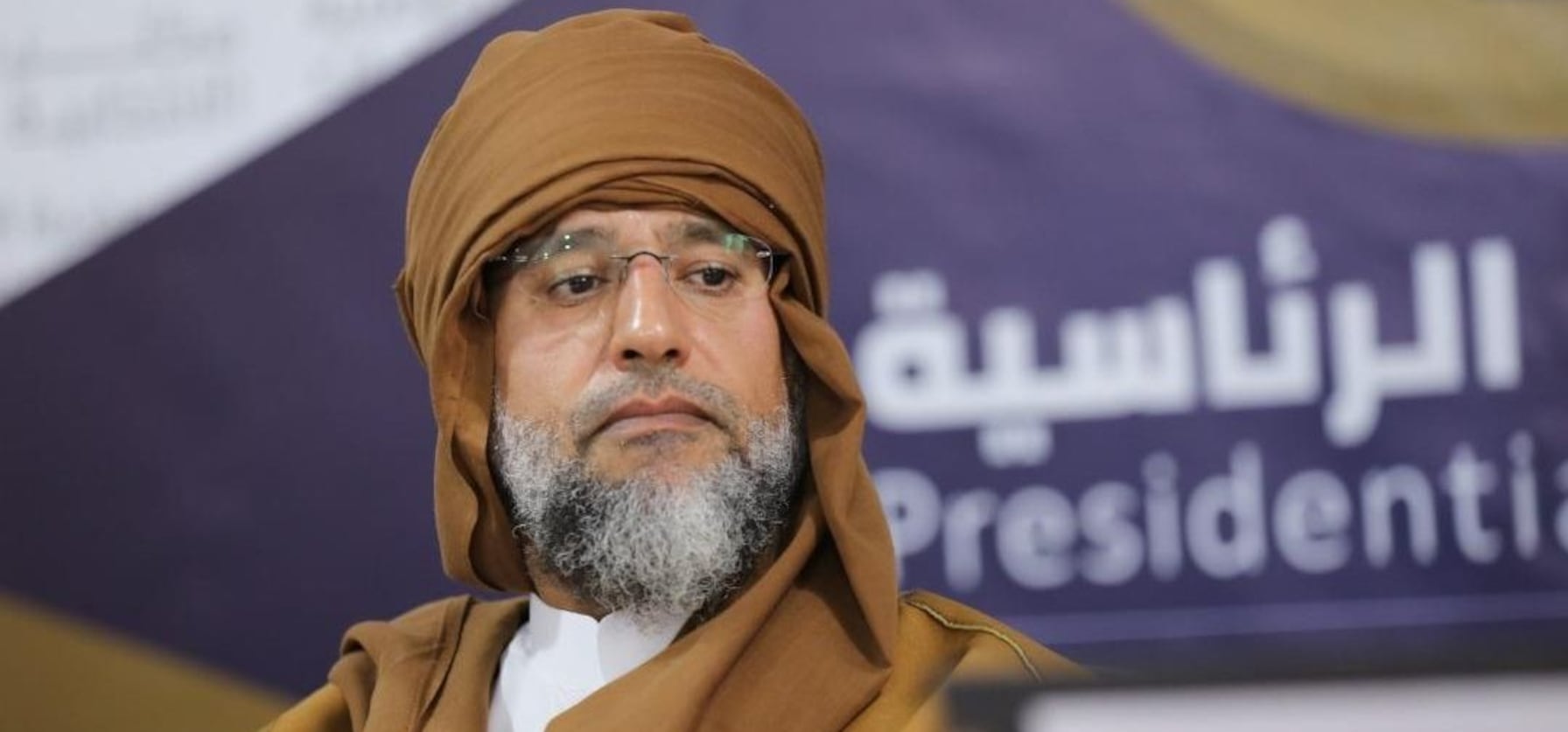 سيف الإسلام القذافي، نجل الزعيم الليبي الراحل معمر القذافي، يقدم ترشيحه لرئاسة ليبيا